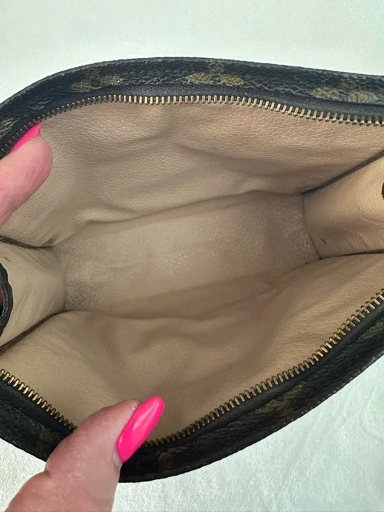 EUC Louis Vuitton Brown Monogram Canvas Toiletry 19 w/ cert of authenticity - Picture 8 of 16